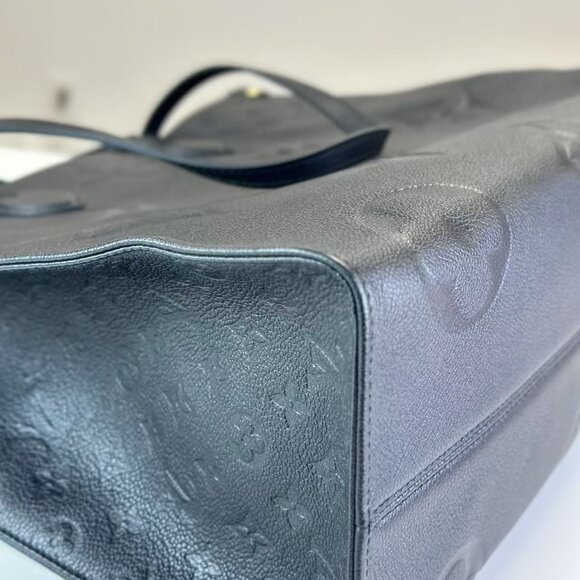 Louis Vuitton Black Leather Empreinte Leather Onthego GM Tote Shoulder Bag - Picture 6 of 8